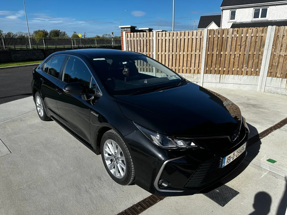 Toyota Corolla 2019 - Image 2