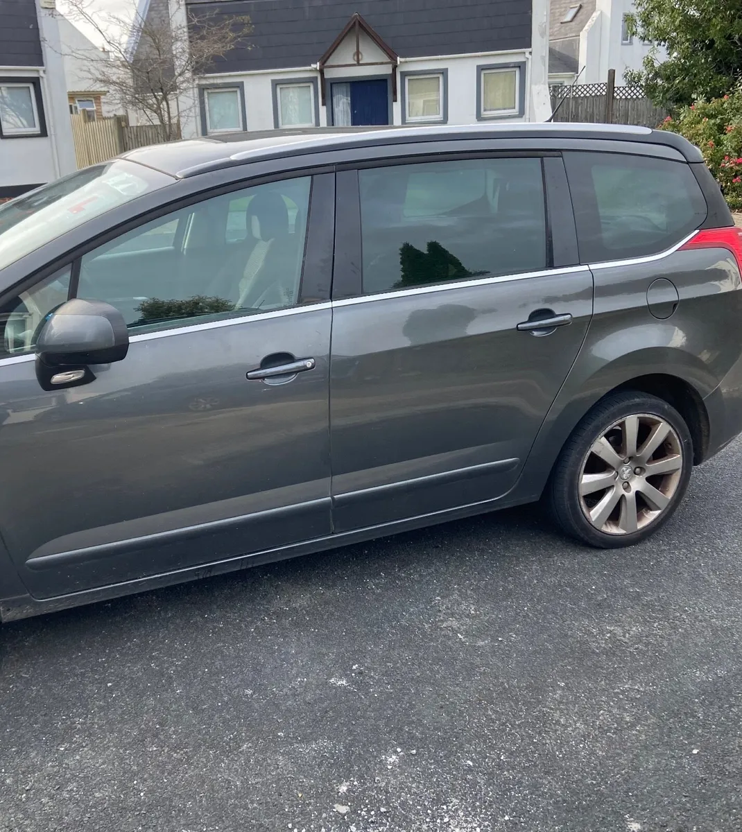 Peugeot 5008 2014 - Image 2