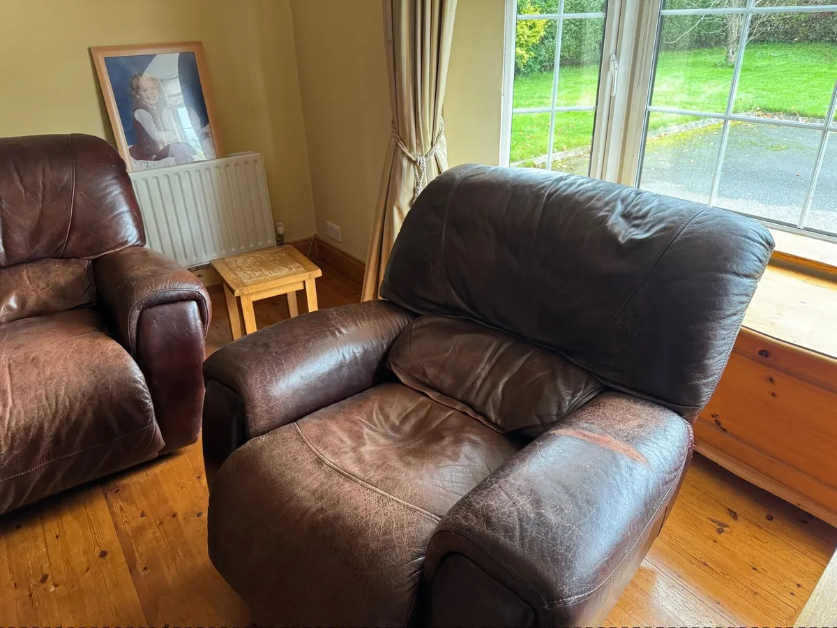 Couch - Image 4
