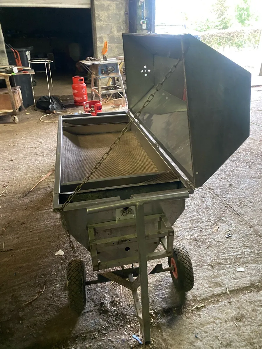 pig roaster - Image 4