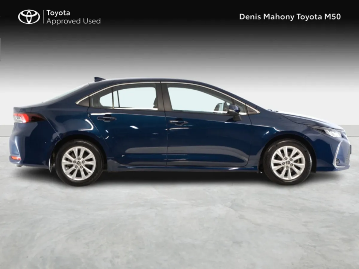Toyota Corolla Hybrid Luna Saloon Auto - Image 3