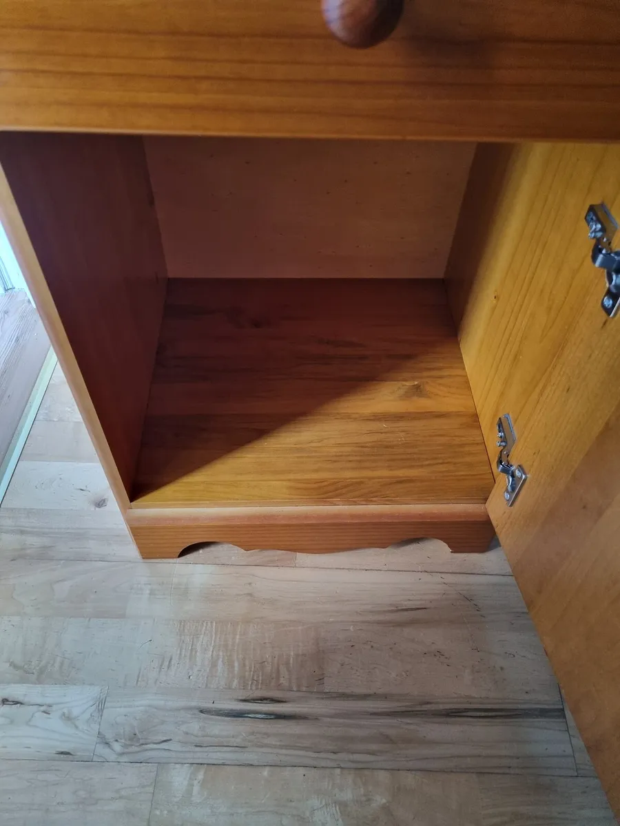 Bedside locker table - Image 4