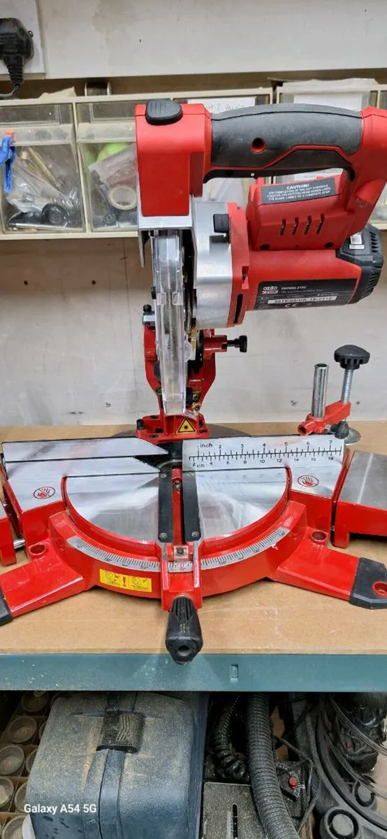 Ozito mitre saw - Image 2