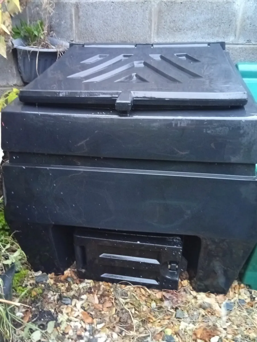 Huge Quality Fuel Coal Brequette Storage Box Bunke - Image 1