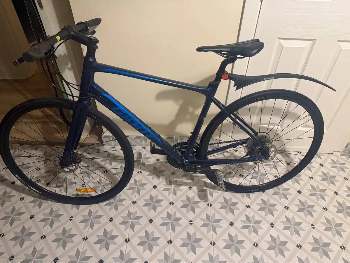 Giant Fastroad SL2 - Image 1