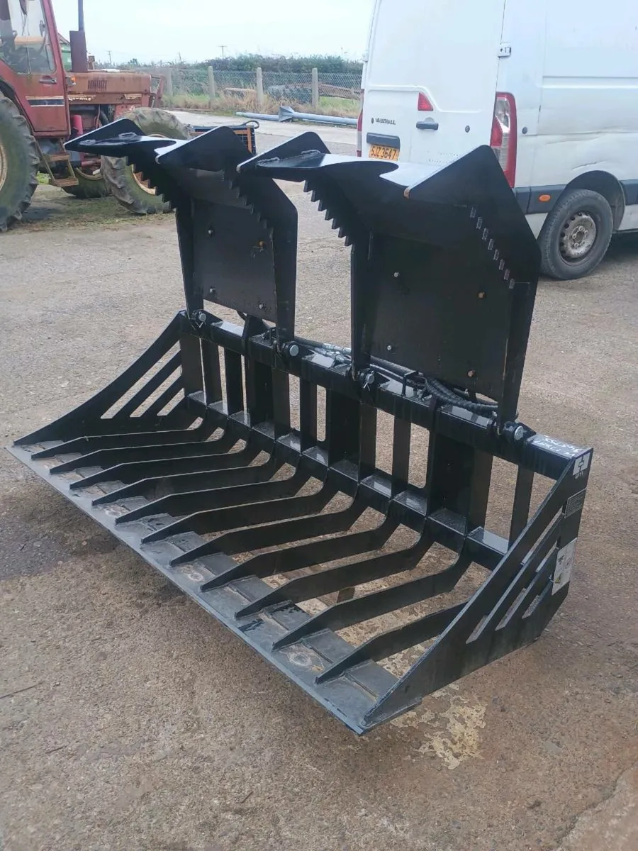 New unused Stone bucket/ stone grab or wood grab - Image 4