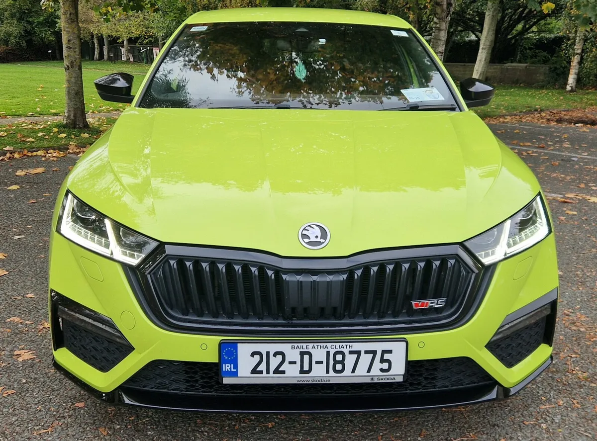 Skoda octavia VRS 245bhp petrol hybrid mamba green - Image 3