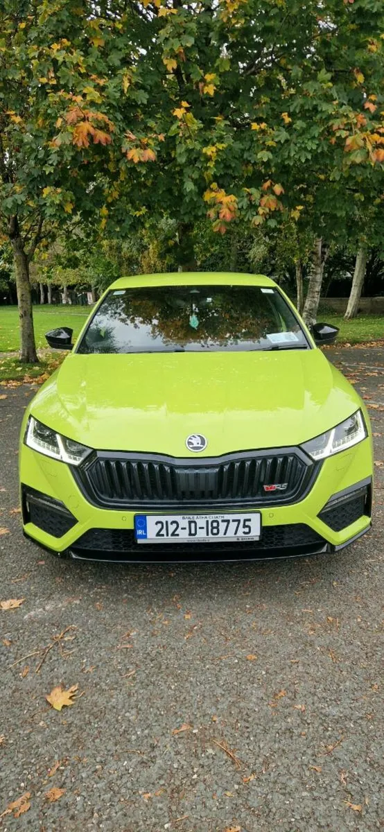 Skoda octavia VRS 245bhp petrol hybrid mamba green - Image 4