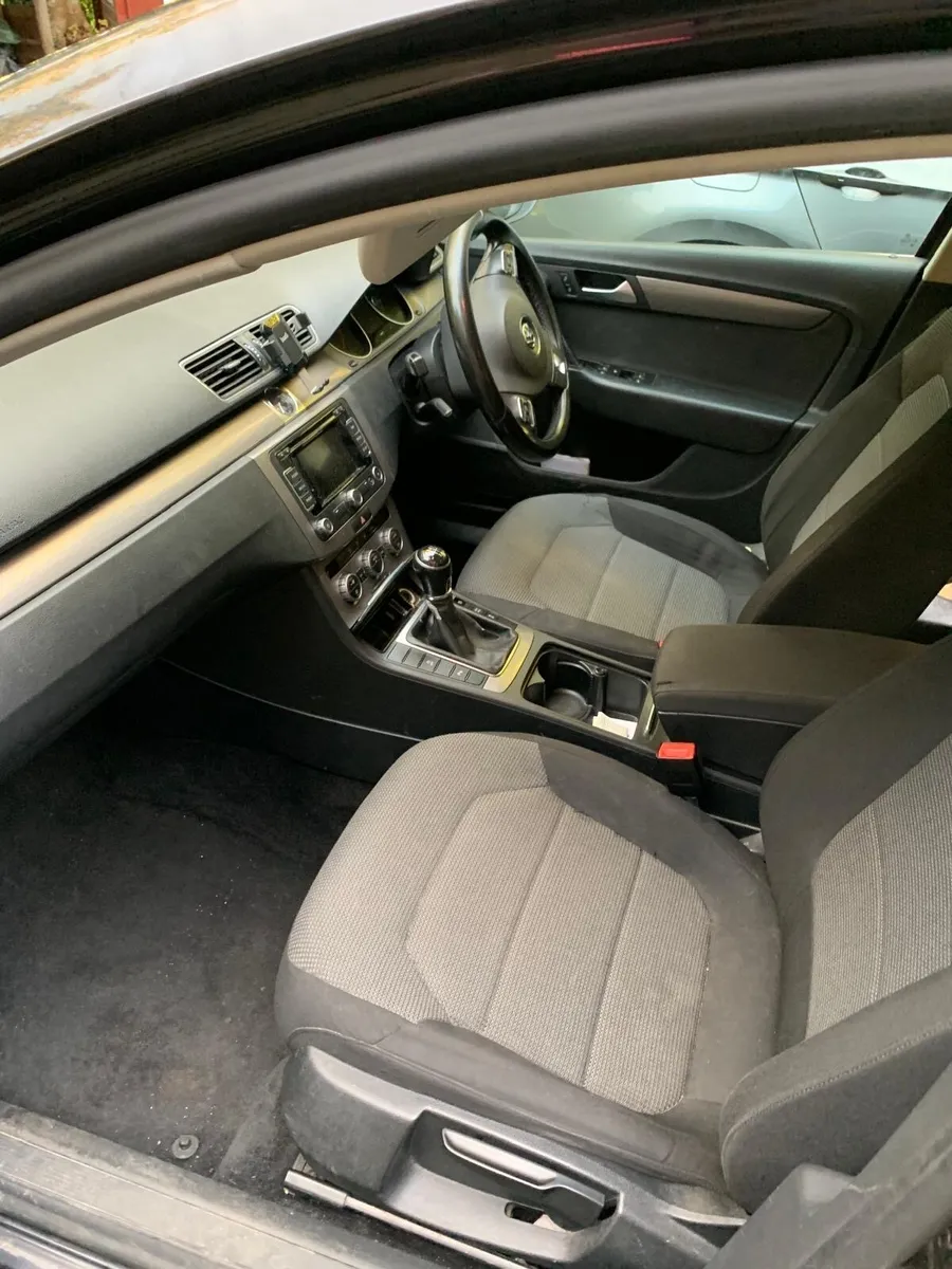 Car - Image 4