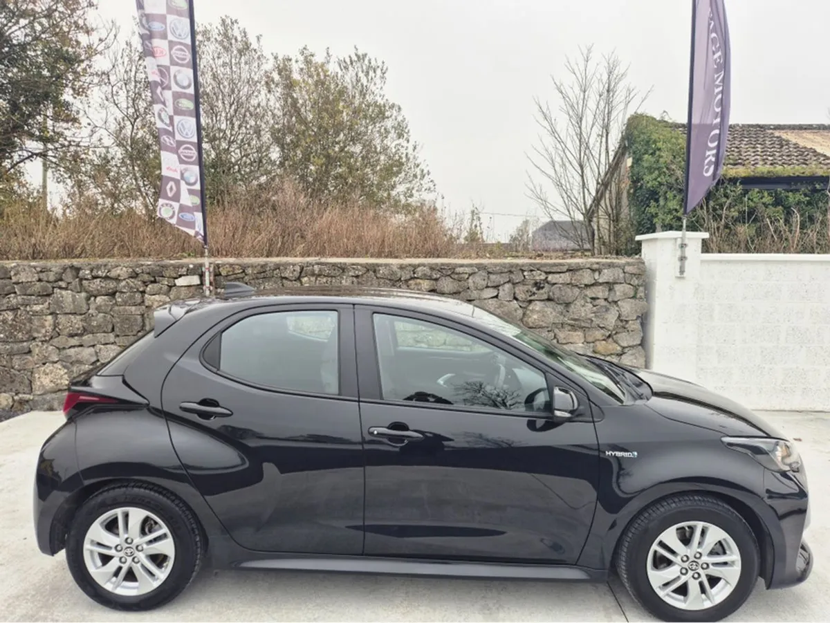 Toyota Yaris Hybrid Luna Auto 4DR - Image 1