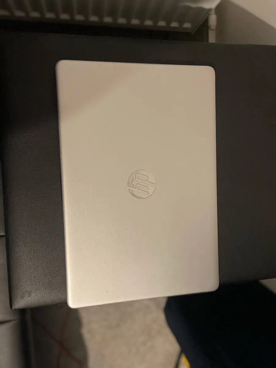 Laptop - Image 3