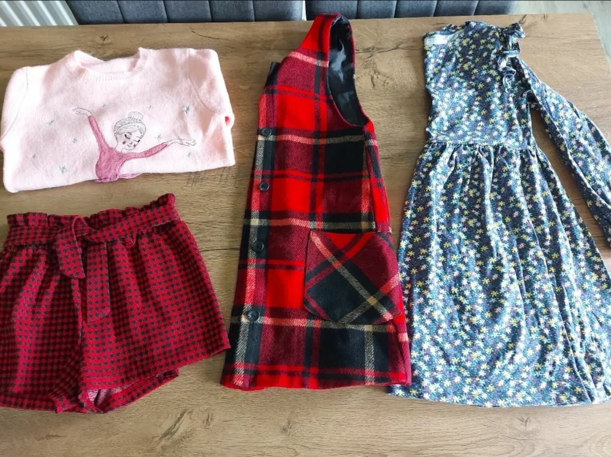 Girls 8-9 year bundle - Image 1