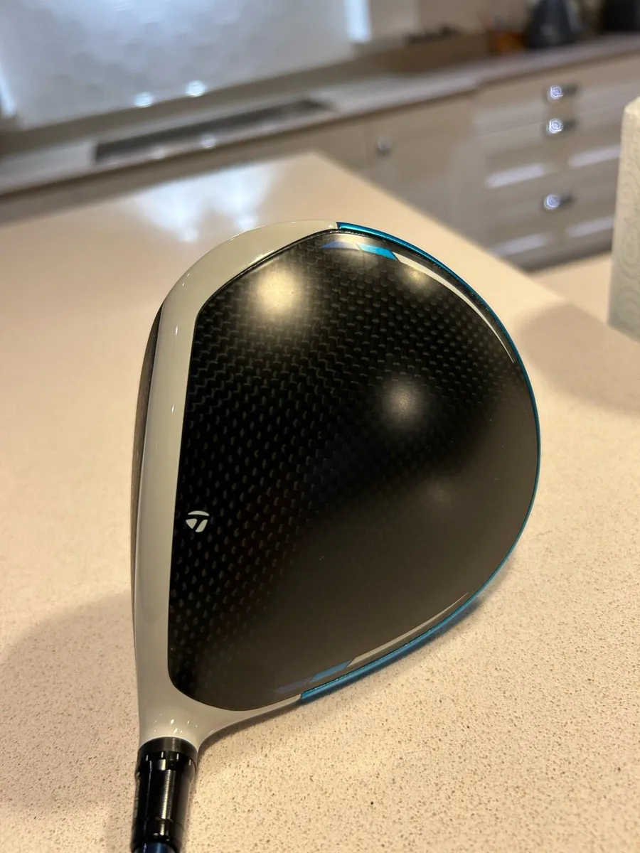 TaylorMade SIM2 Max Driver Stiff - Image 2