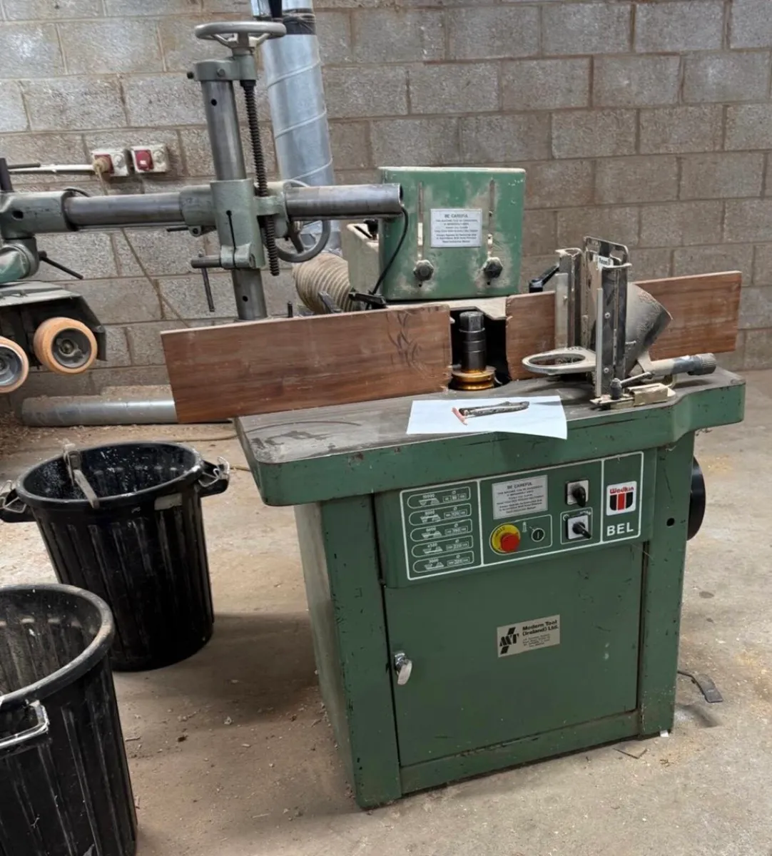 Wadkin spindle moulder with feed - Image 1