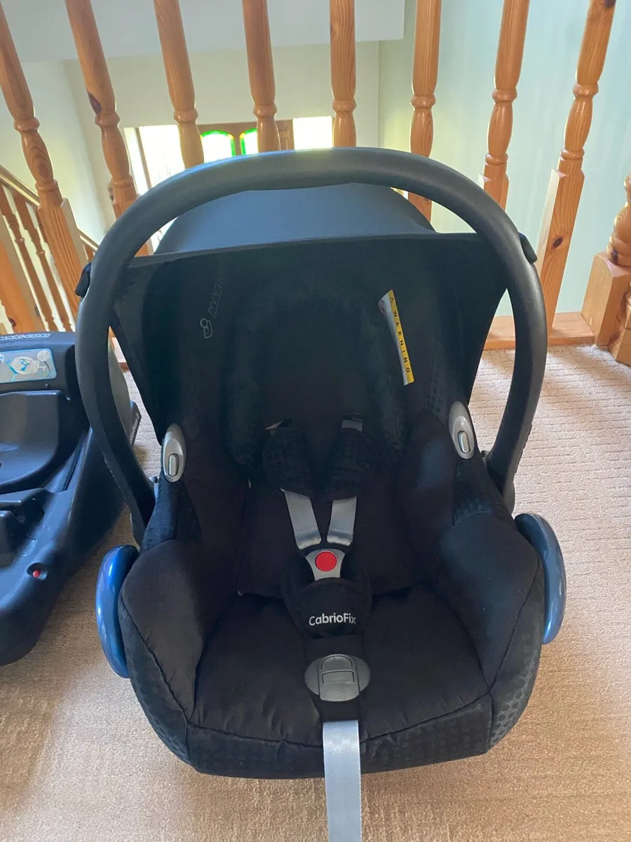 Maxi Cosi Car Seat - Image 2