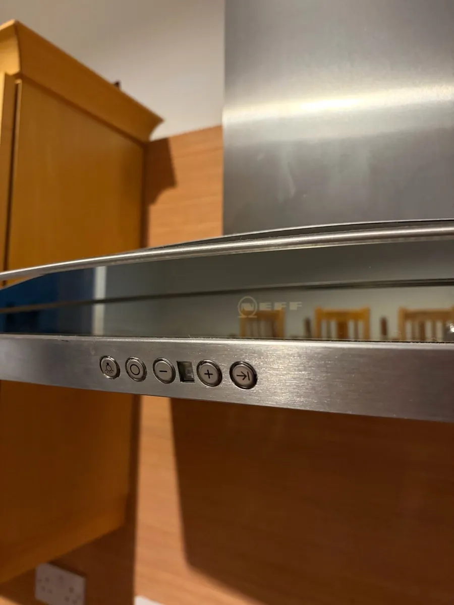 Neff Cooker Hood / Extraction Fan - Image 2