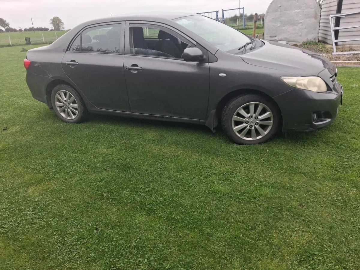 Toyota Corolla 2009 - Image 2