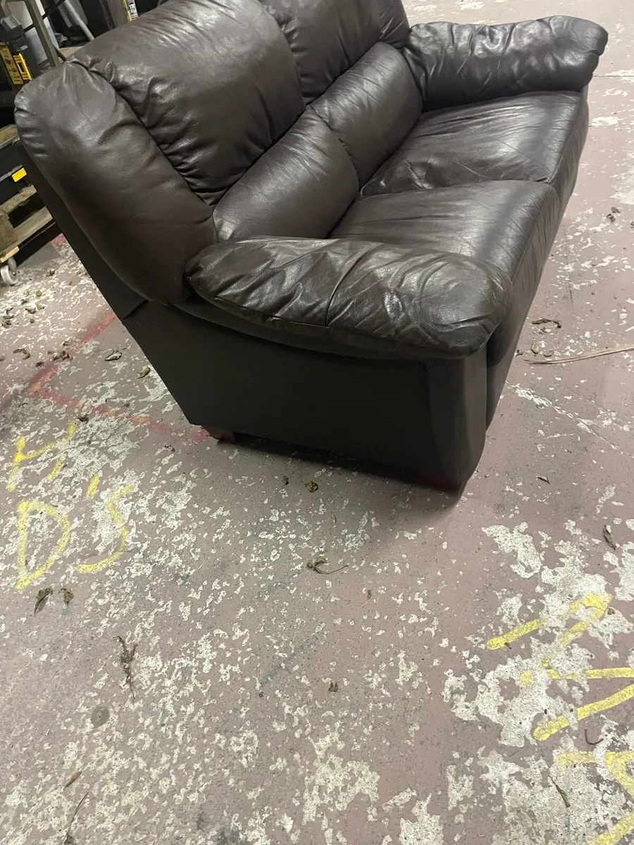Leather 2 seater couch - Image 3