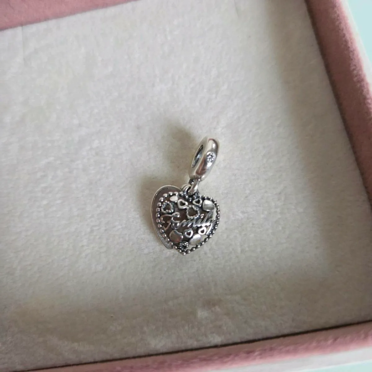 Pandora dangle charm family perfect condition - Image 2