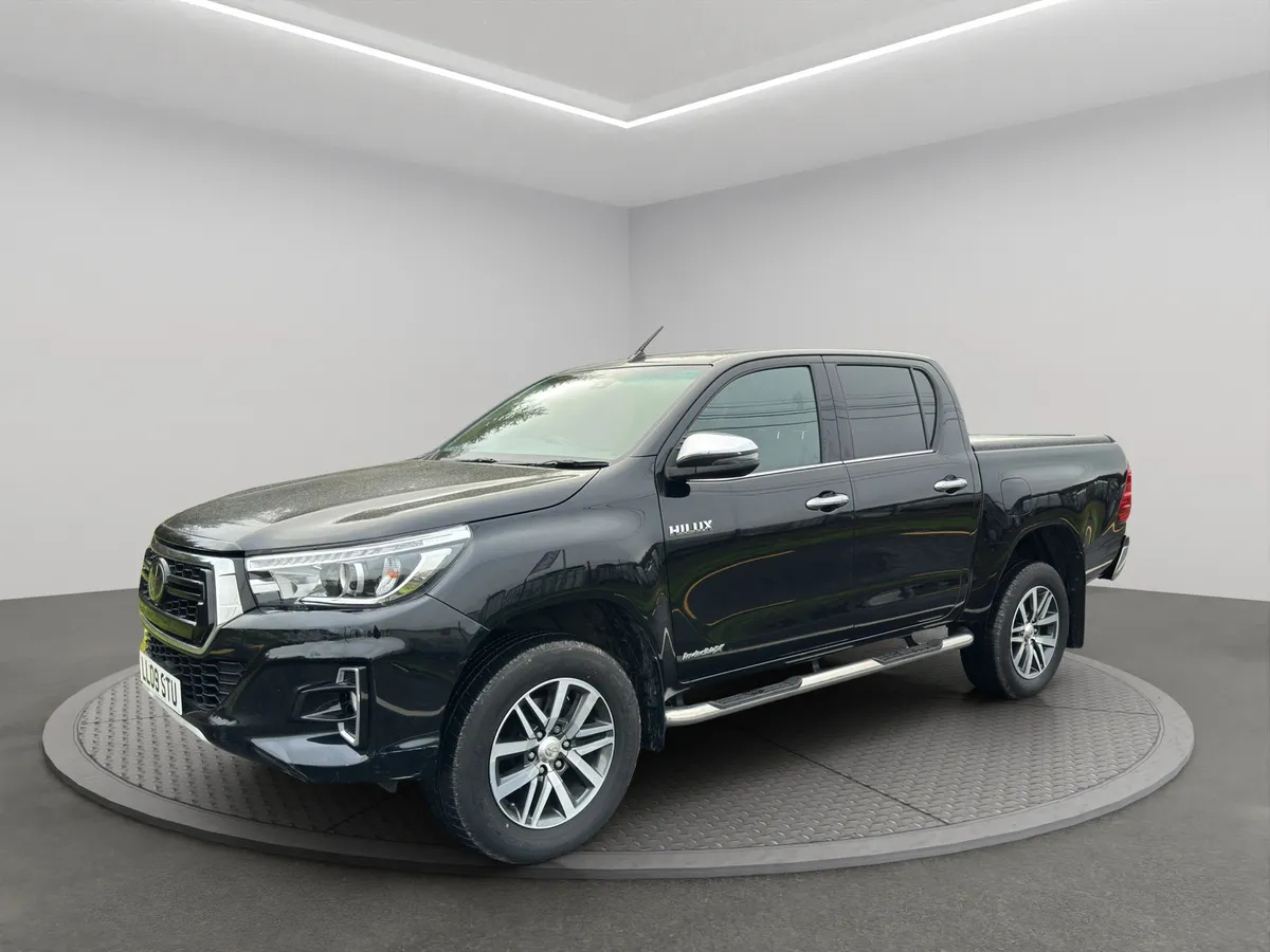 2019 Toyota Hilux Invincible X - Image 4