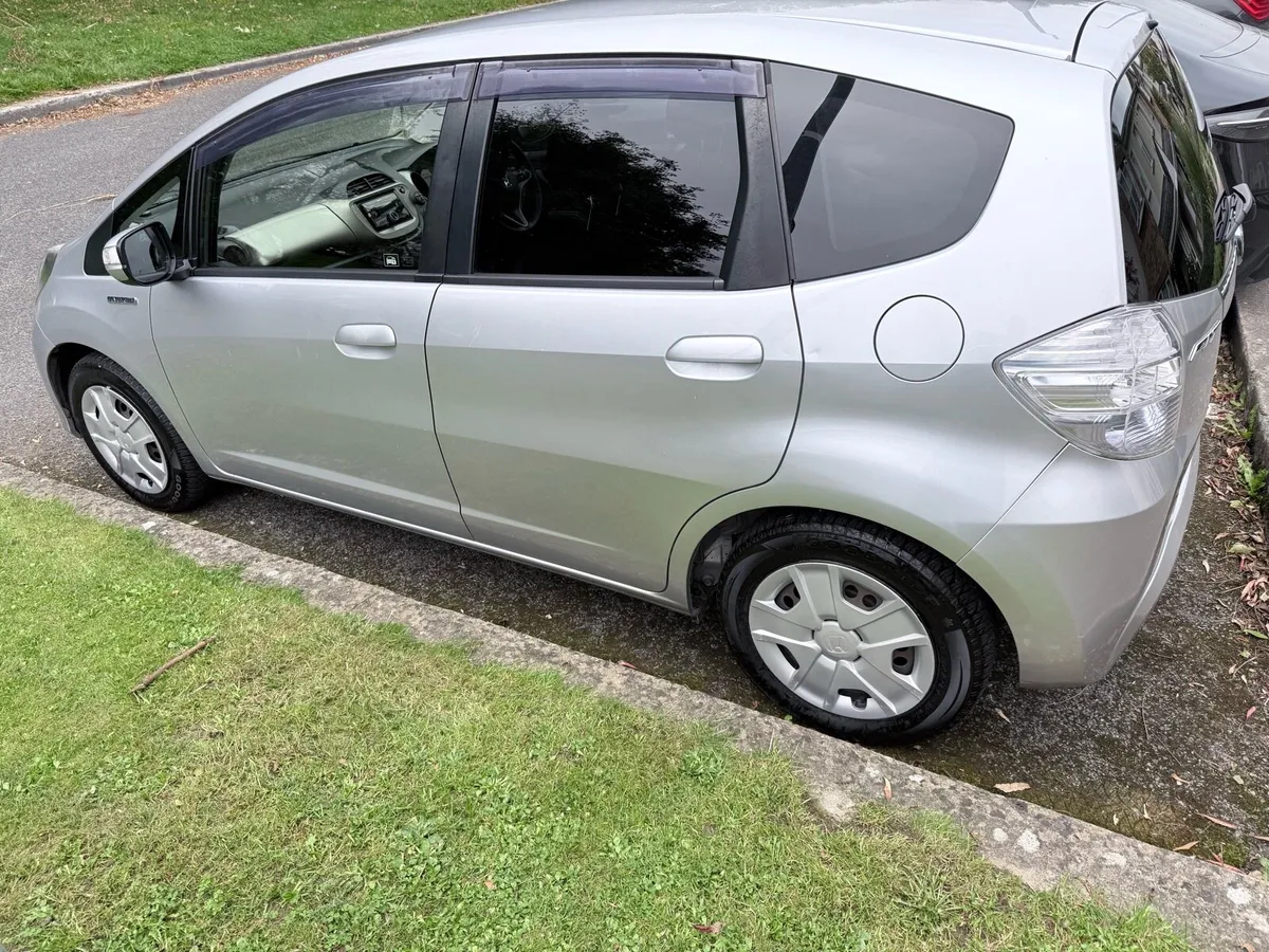 Honda Fit Hybrid 2012 - Excellent Condition - Image 4