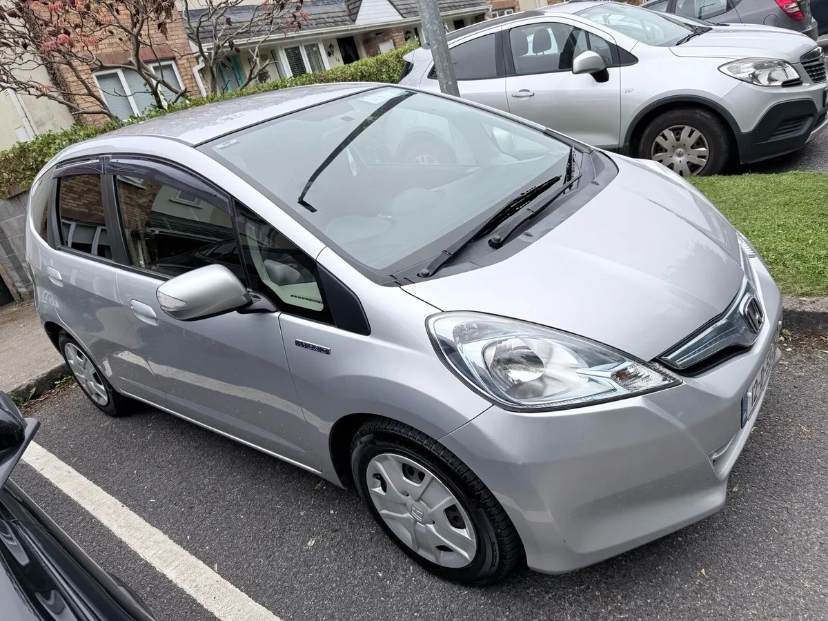 Honda Fit Hybrid 2012 - Excellent Condition - Image 2