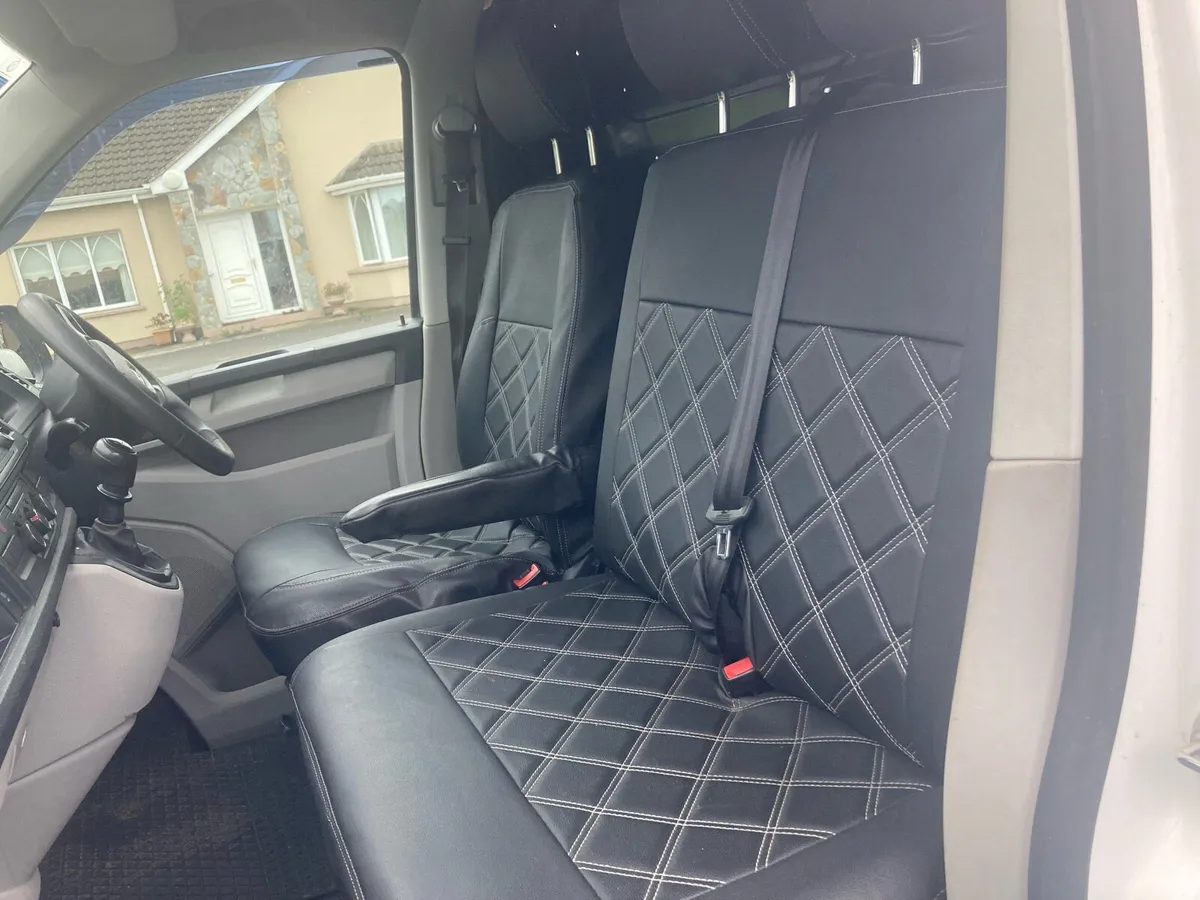 Volkswagen Transporter Van - Image 4
