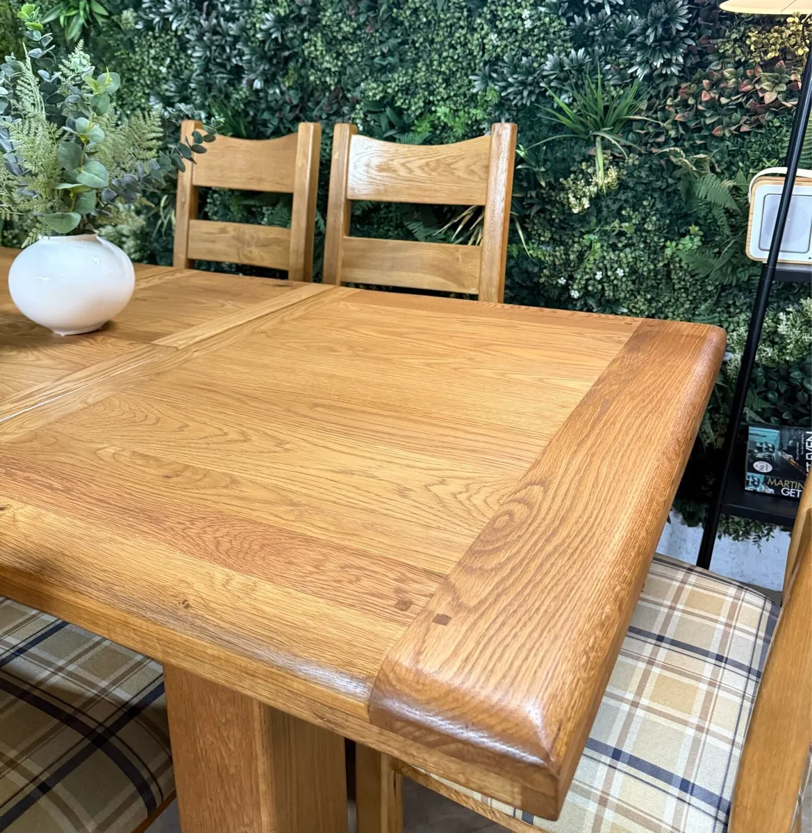 Extending oak kitchen table & 6 chairs/dining set - Image 4