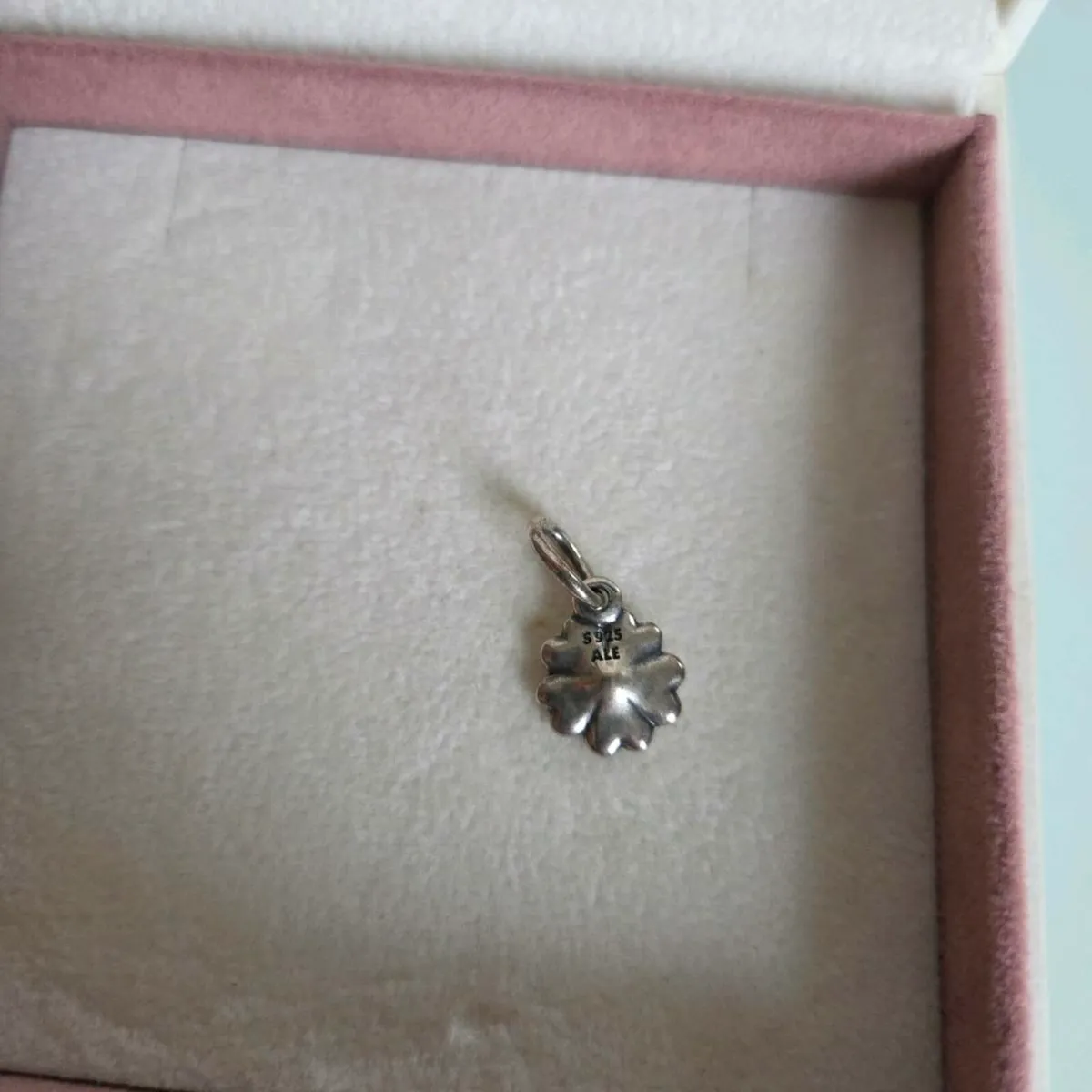 Pandora charm enamel flower excellent condition - Image 4