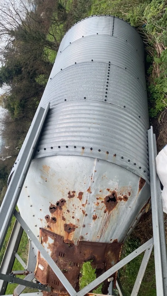 Meal bin - Image 1