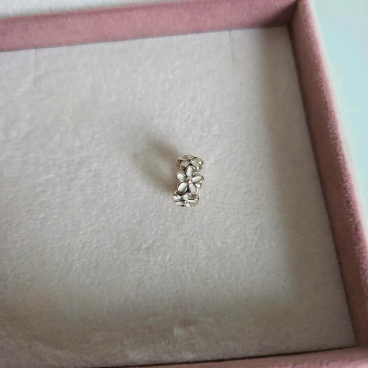 Pandora charm spacer flower enamel - Image 1