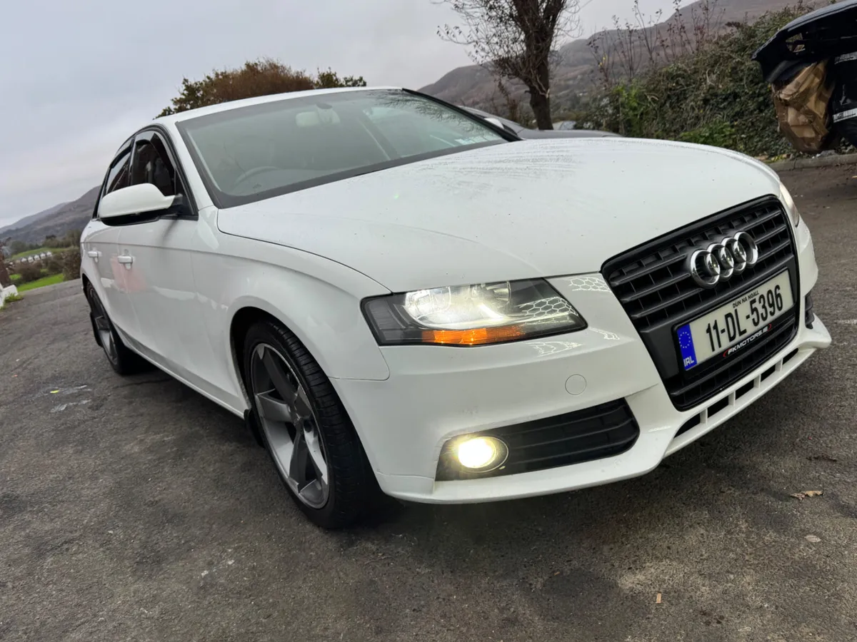 Audi A4 2011 2.0 tdi manual Sline seats - Image 1