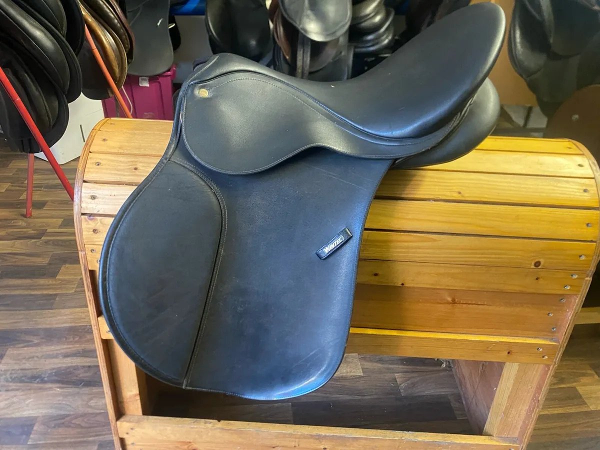 Wintec 16” adjustable saddle currently x wide - Image 1