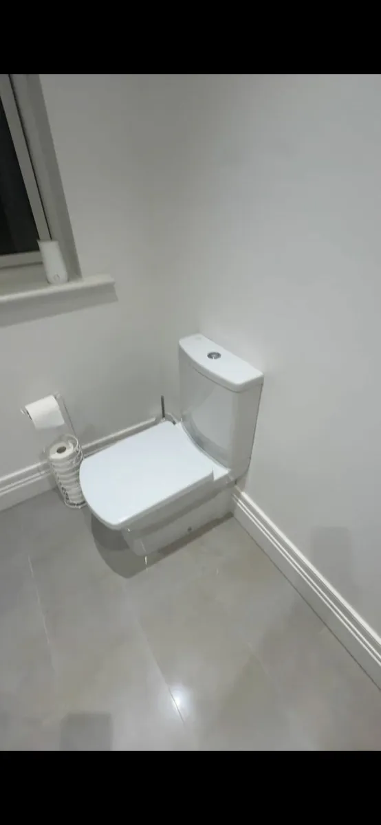 Bathroom suite - Image 3