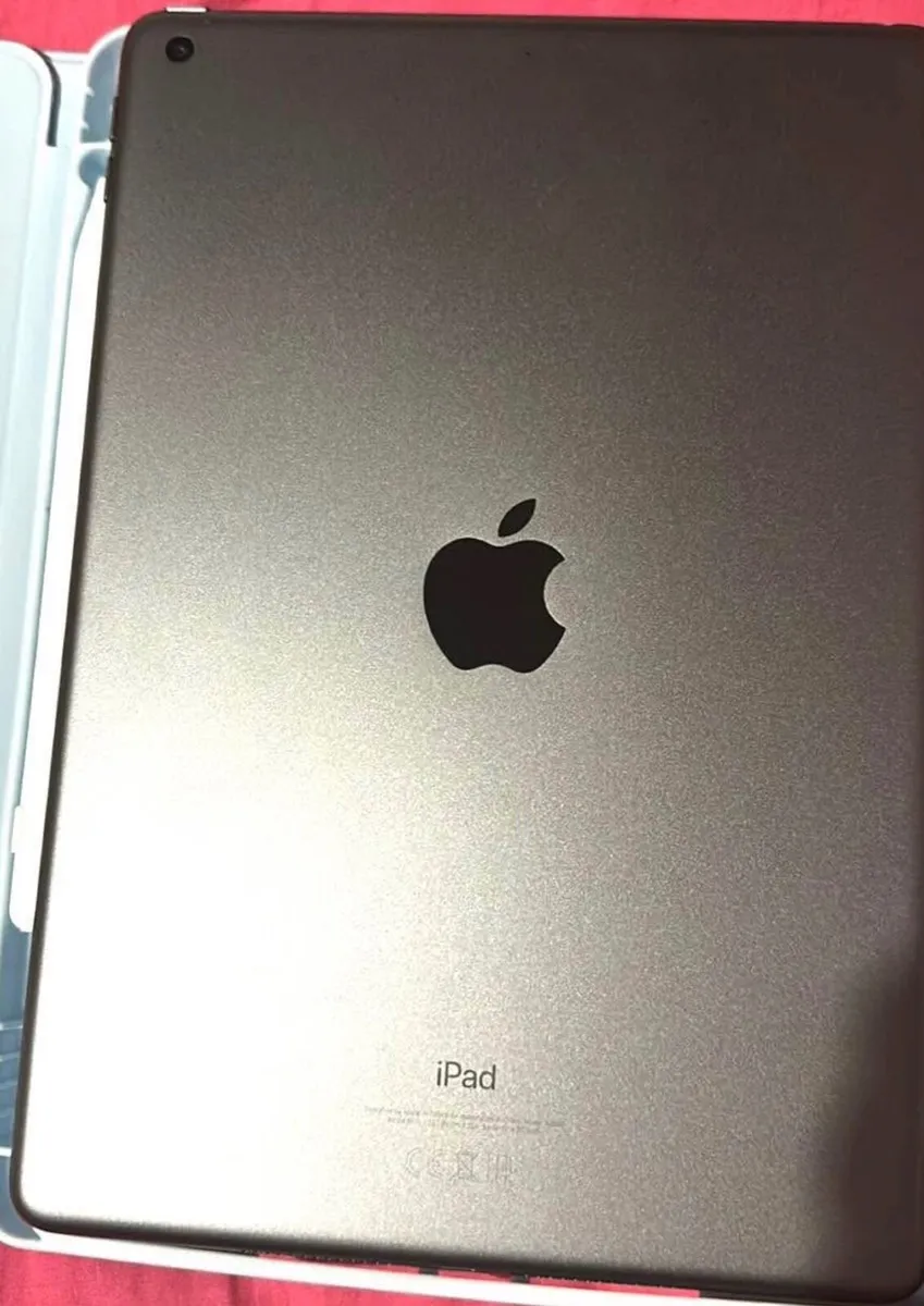 iPad 9th generation 64GB silver - Image 1