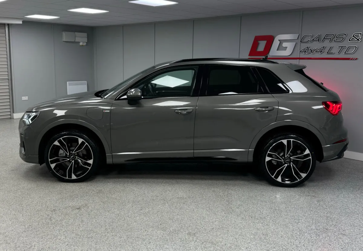 2022 Audi Q3 1.4 45 TFSI E S Line Automatic - Image 4