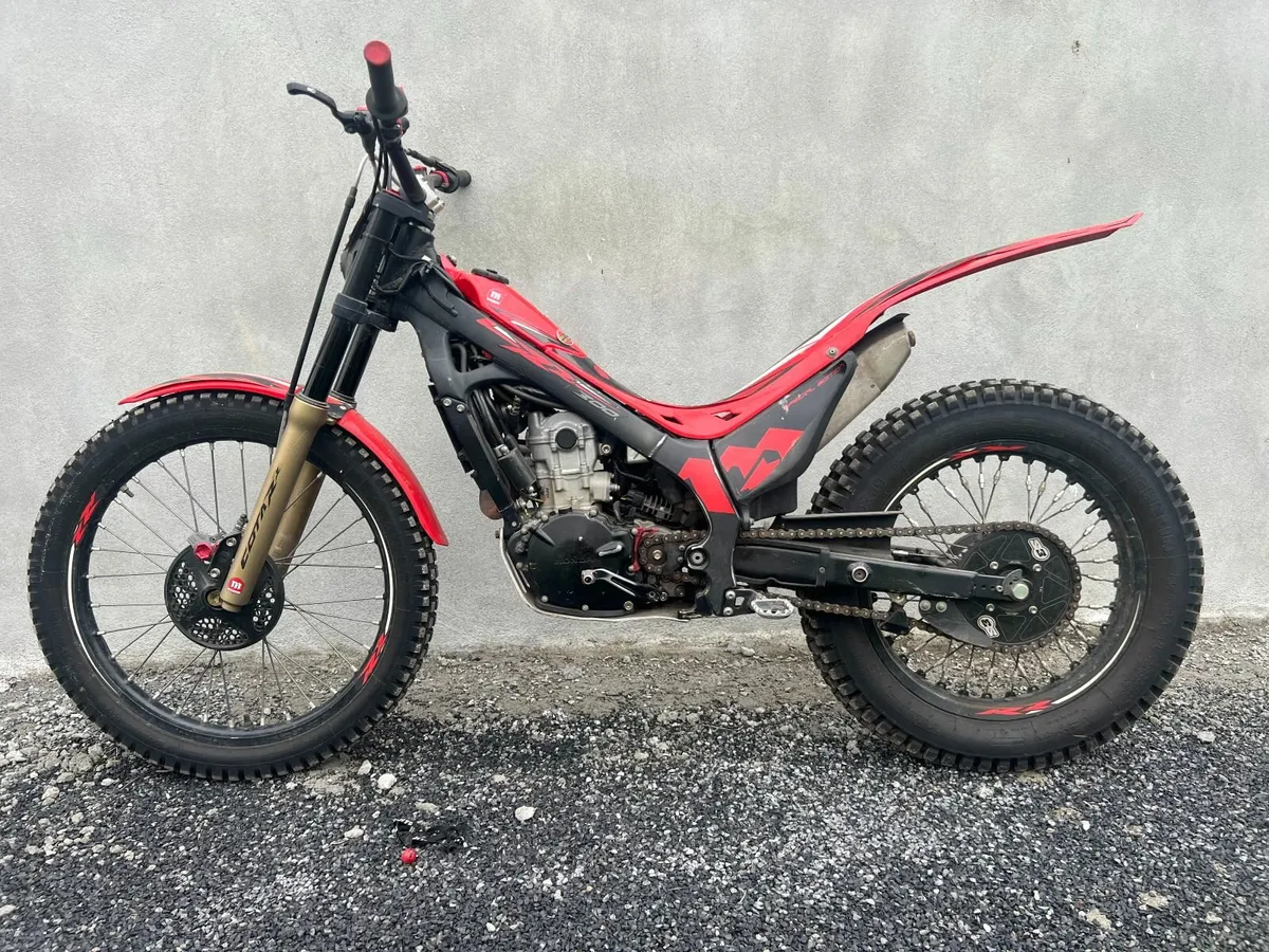Montessa 300 cc Trials Bike - Image 1