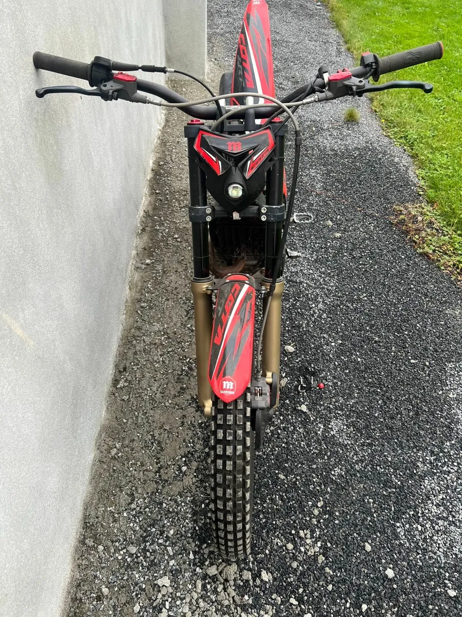 Montessa 300 cc Trials Bike - Image 2