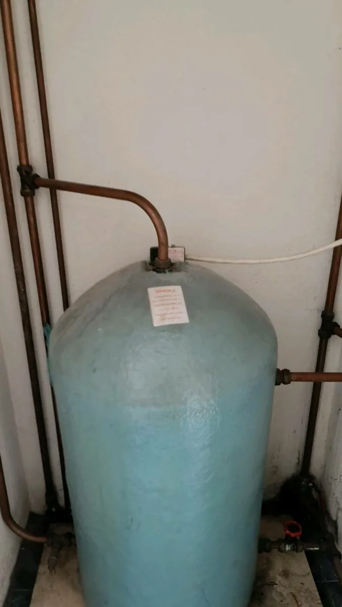 Hot water cylinder - Image 1
