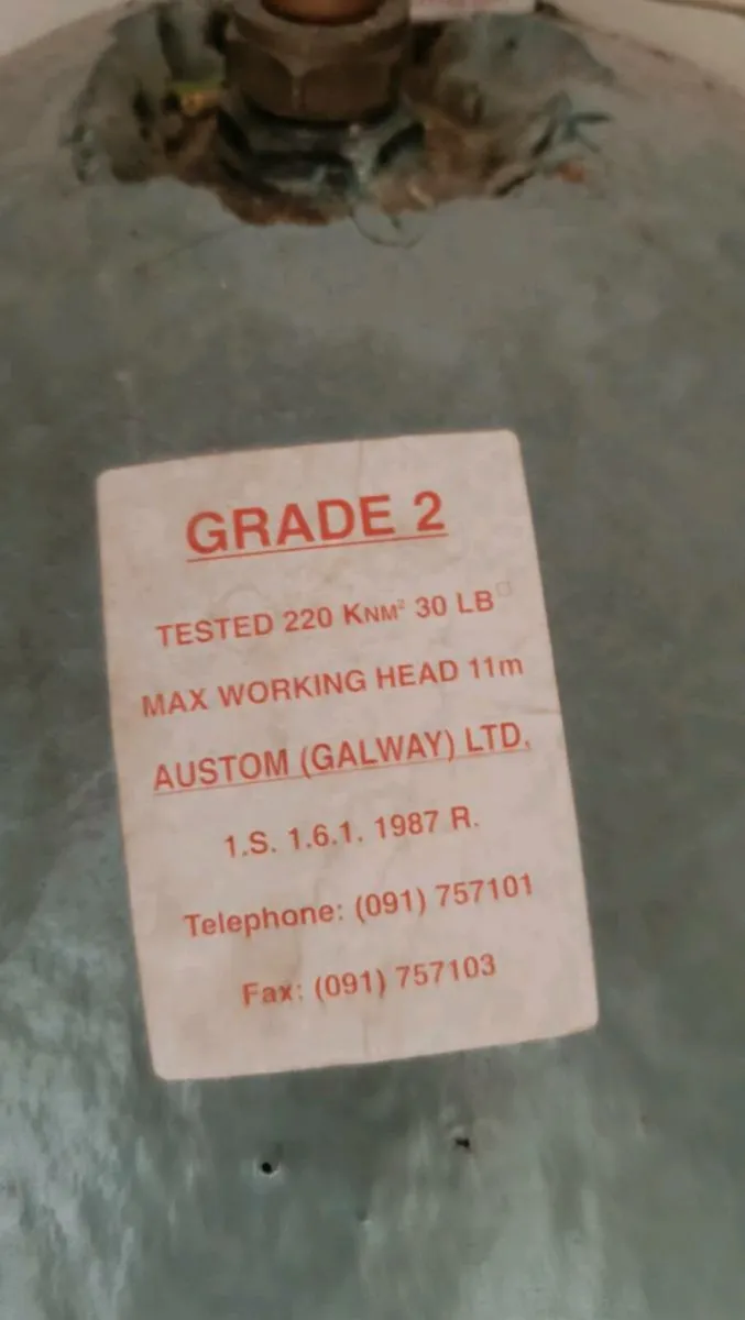 Hot water cylinder - Image 2