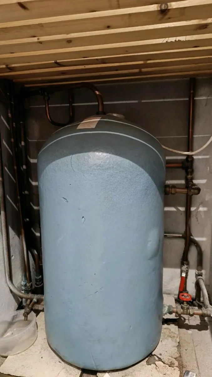 Hot water cylinder - Image 3