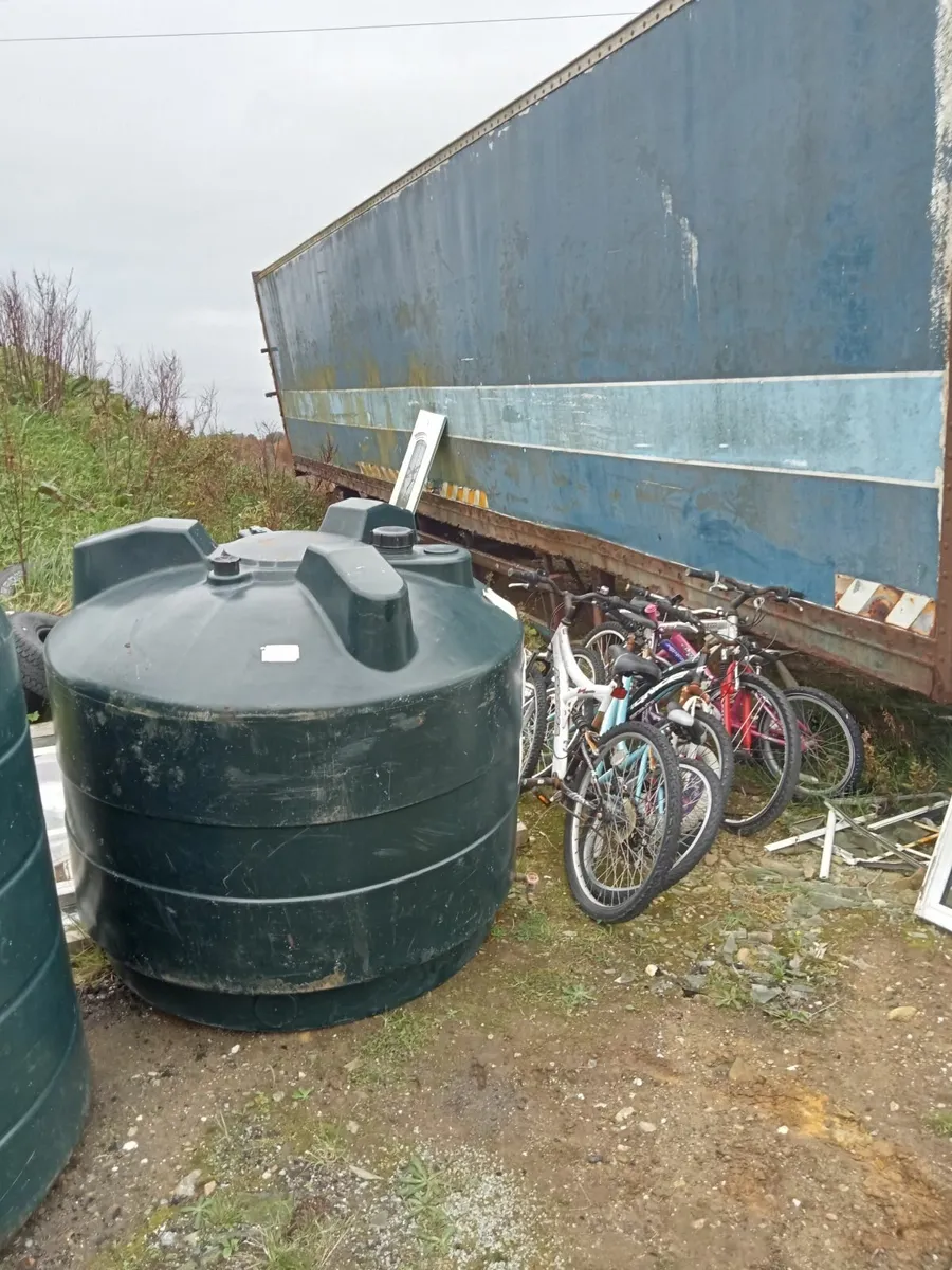 Oil tank s - Image 1