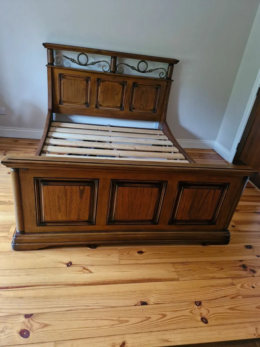 Bed - Image 1