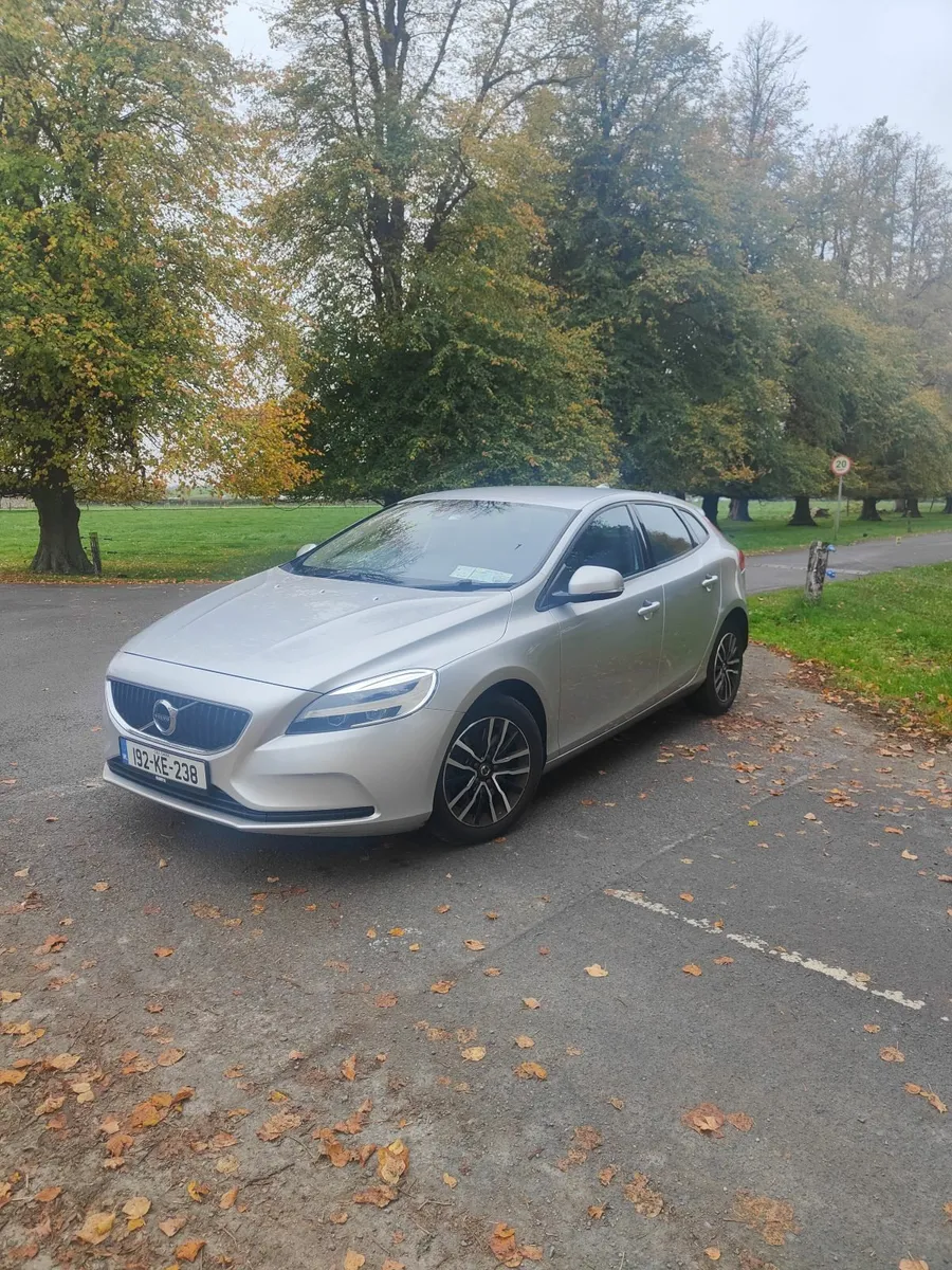 Volvo V40 2019 - Image 3