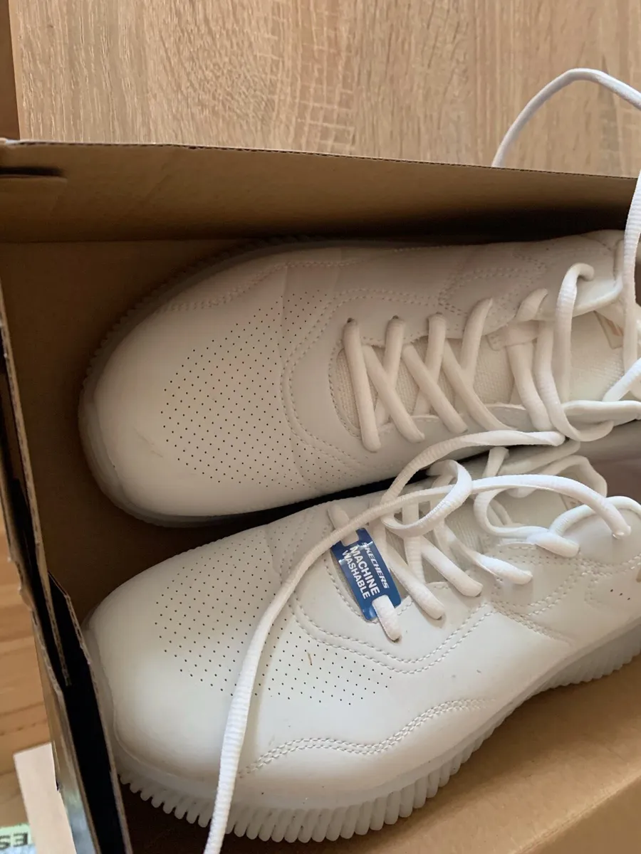 3 pairs of Trainers - Image 4