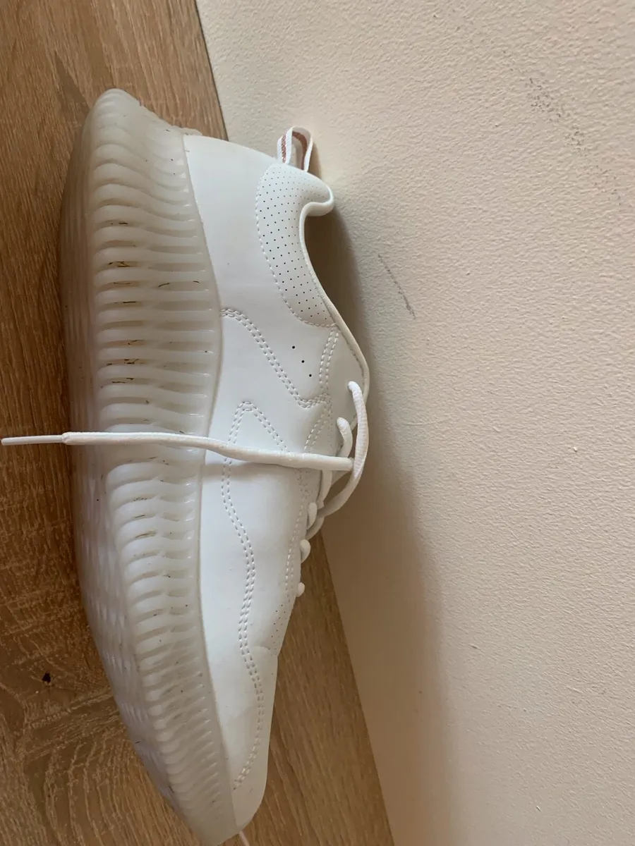2 pairs of Trainers - Image 2