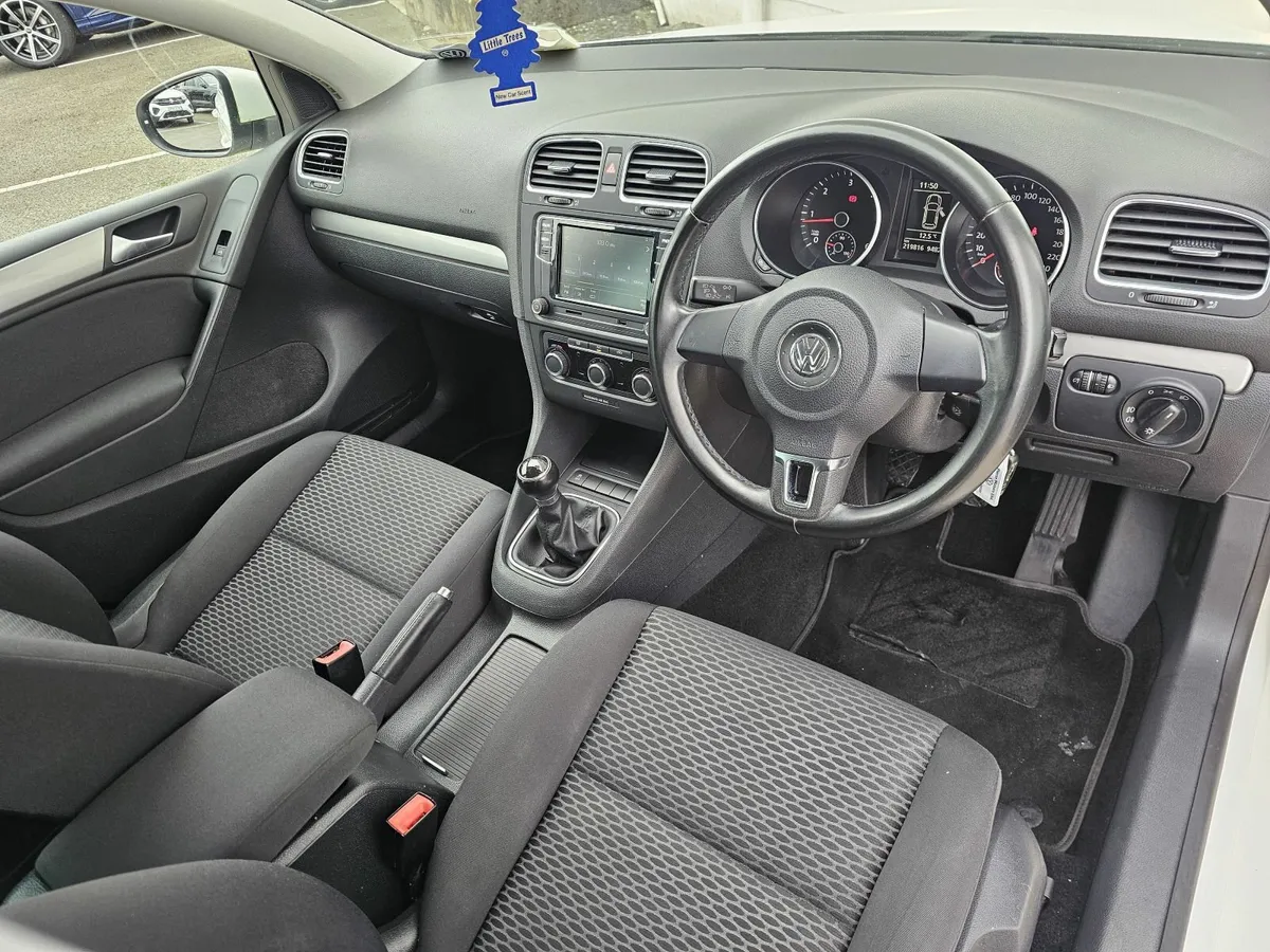 Volkswagen Golf 2013 1.6TDI - Image 4
