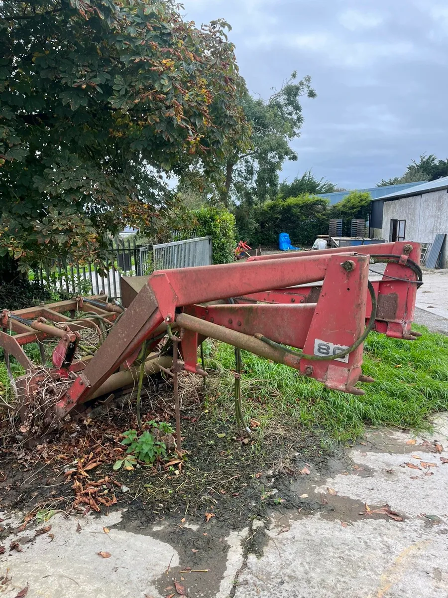 Massey Ferguson 80 loader - Image 2