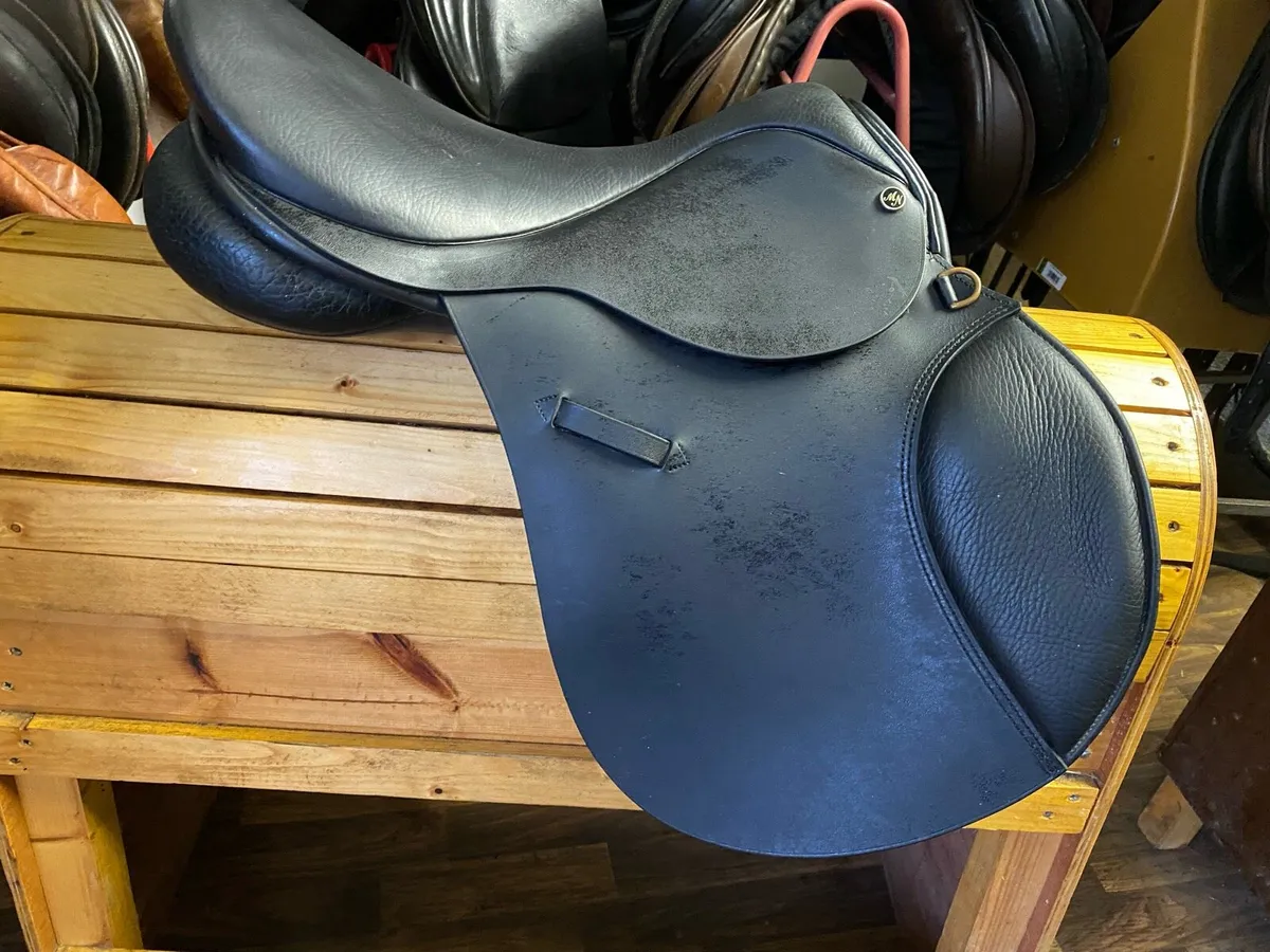 Morris and Nolan 16” black Leather saddle - Image 1