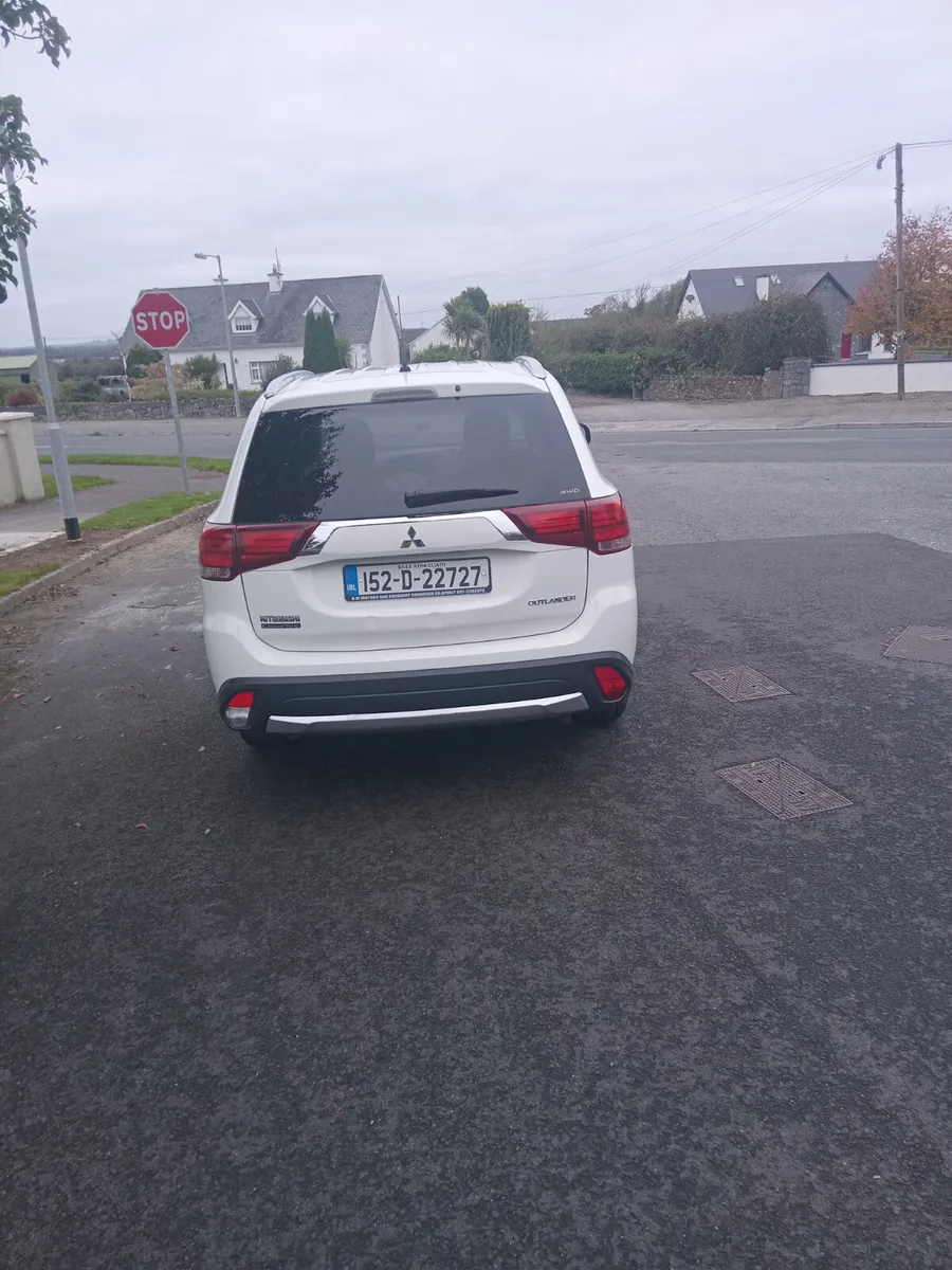 Mitsubishi Outlander 2015 4WD - Image 4